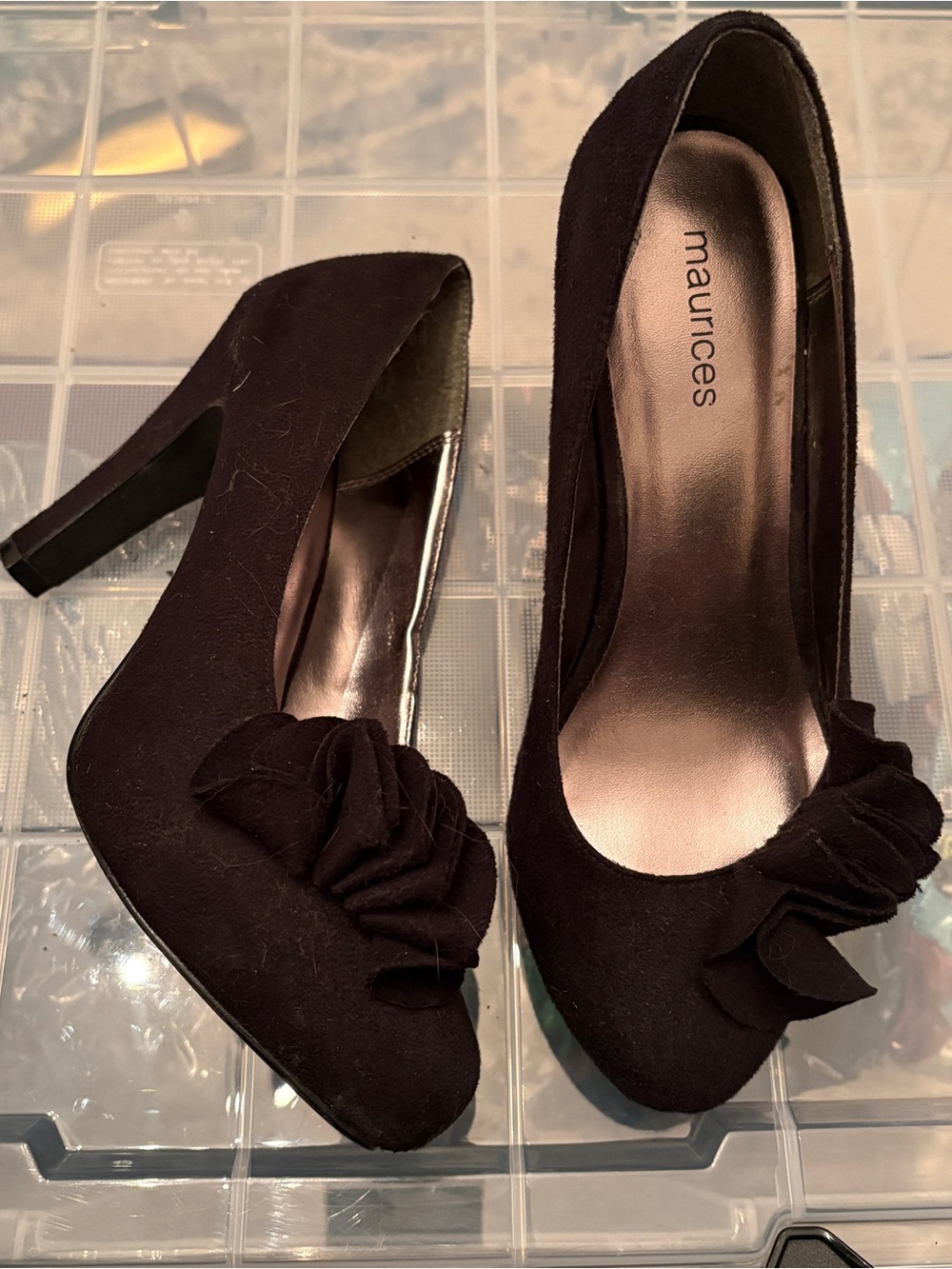 Maurices black suede high heels  ruffled bow detail ~size 8   0010